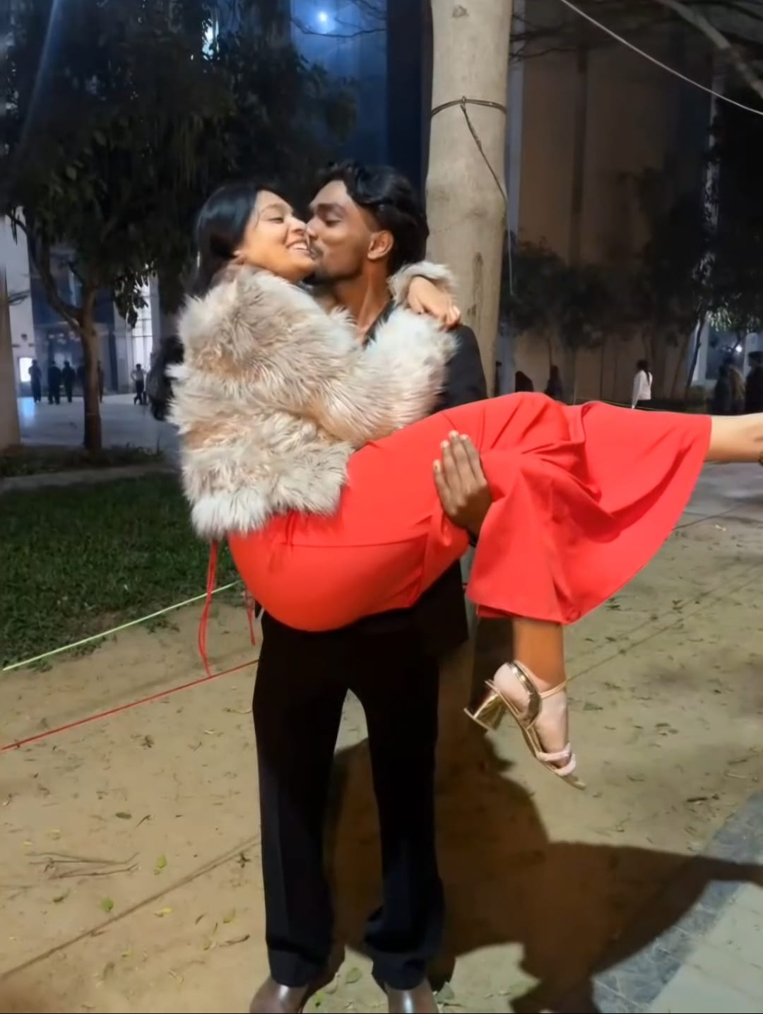 Pick-up scene straight out of a love movie.